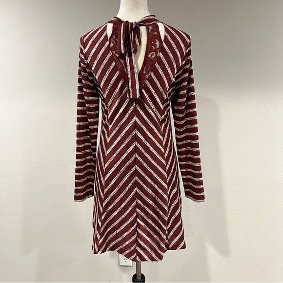 Entro Striped Burgundy and White Long Sleeve mini Dress size small - Picture 5 of 13